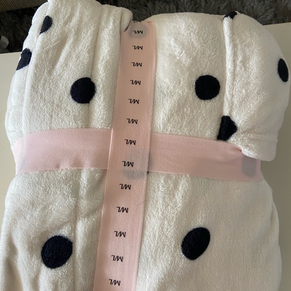 New robe - Picture 2 of 2